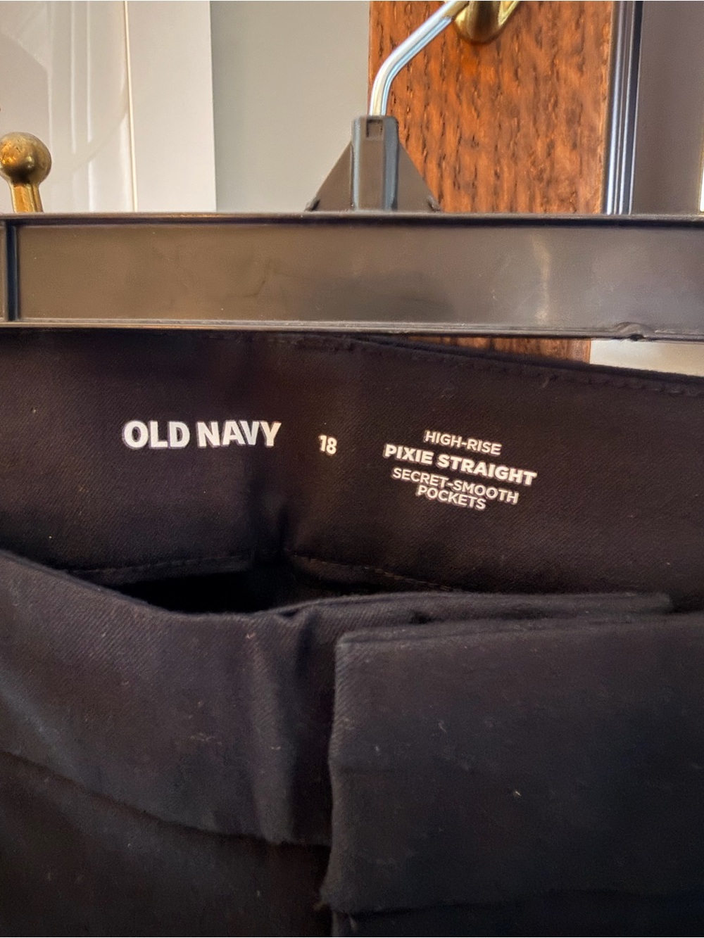 Old Navy Black Pixie Straight Ankle length pants NWT 18 - Picture 4 of 4
